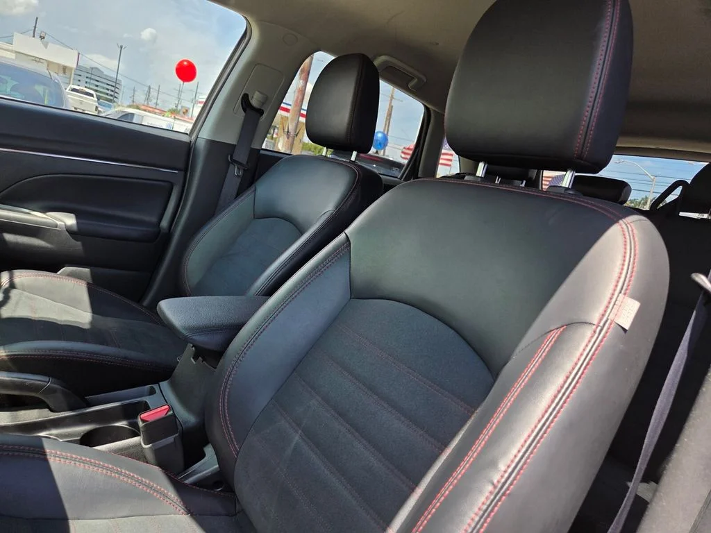 Used 2025 Silver Mitsubishi 2.0 SE image 11