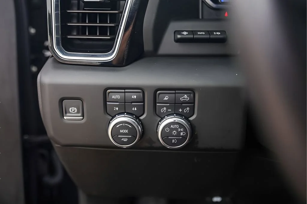 Used 2026 Onyx Black GMC Denali Ultimate image 18