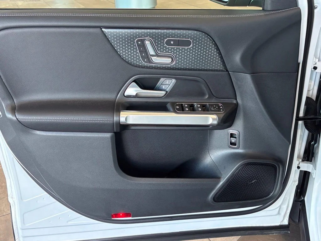 New 2026 White Mercedes-Benz GLB 250 image 10