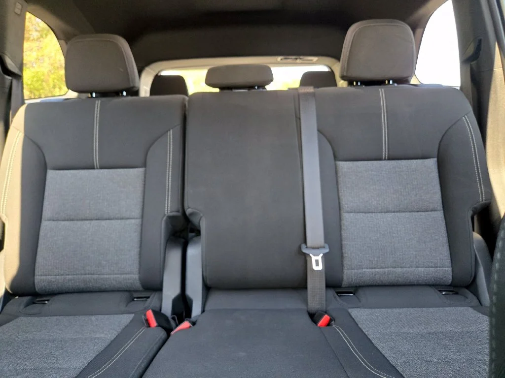 Used 2025 White GMC Elevation image 12