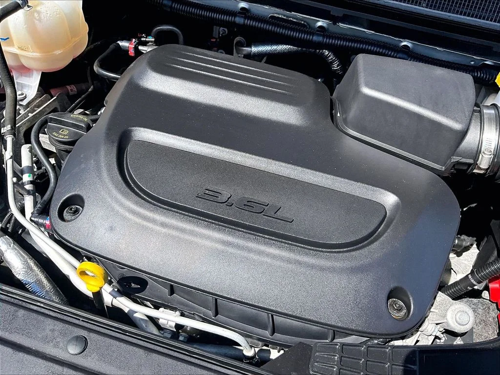 Used 2024 Silver Chrysler Touring L image 36