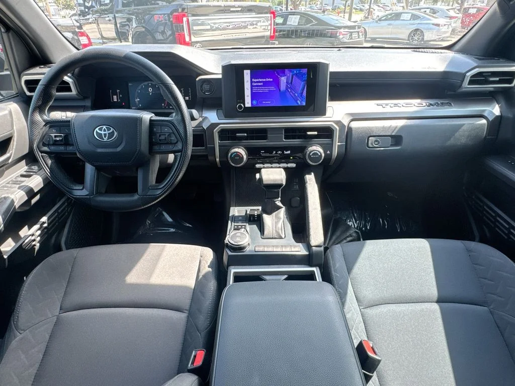 Used 2025  Toyota SR5 image 24