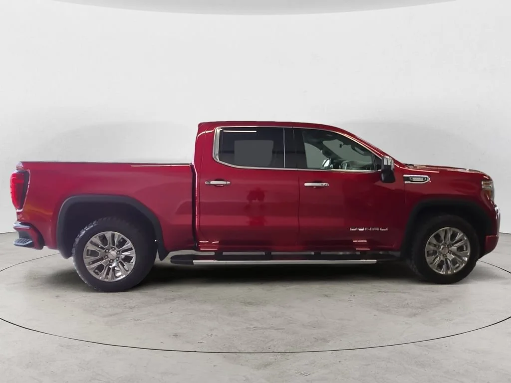Used 2021 Red GMC Denali image 4
