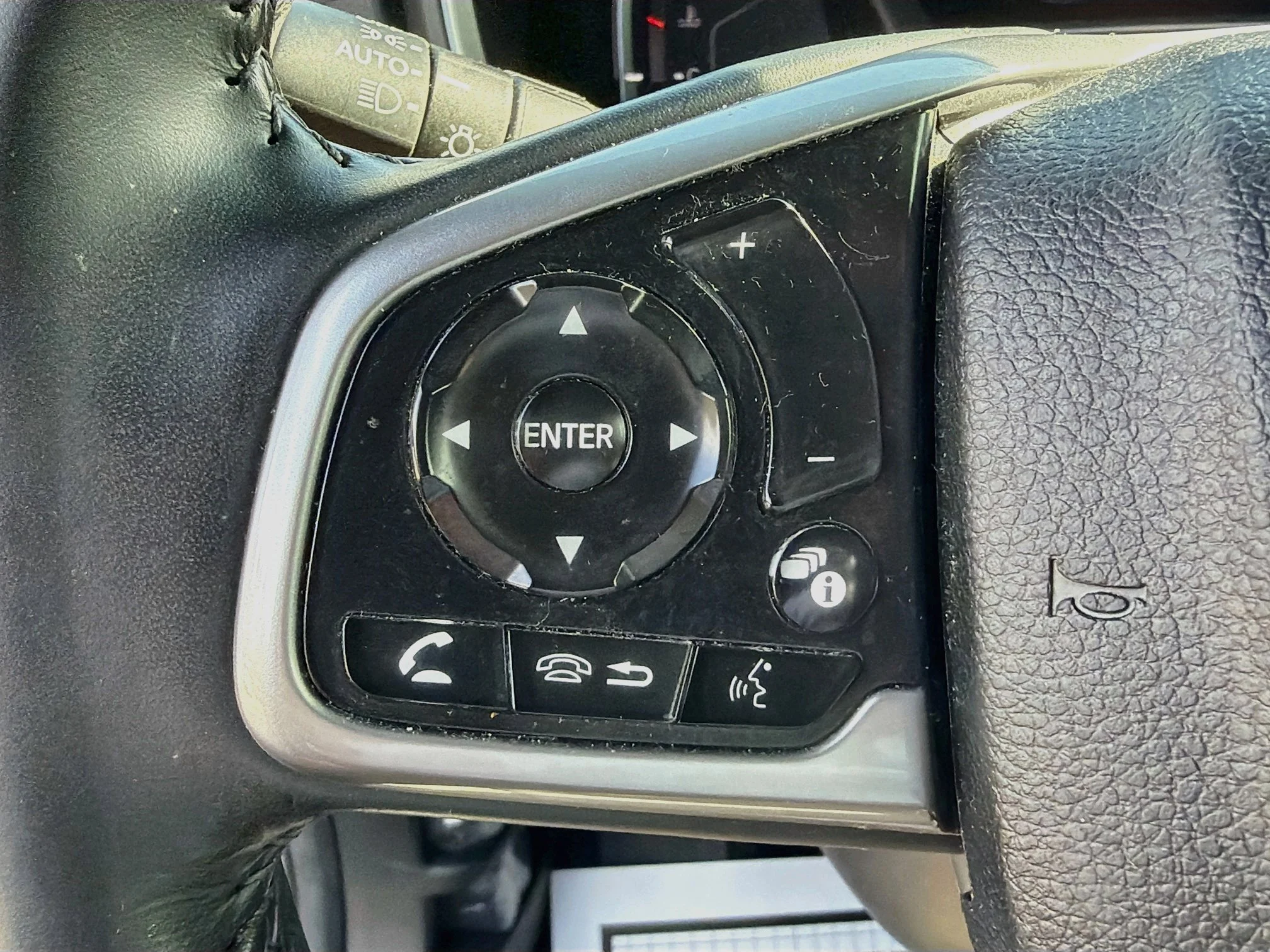 Used 2019 Lunar Silver Metallic Honda EX-L image 33