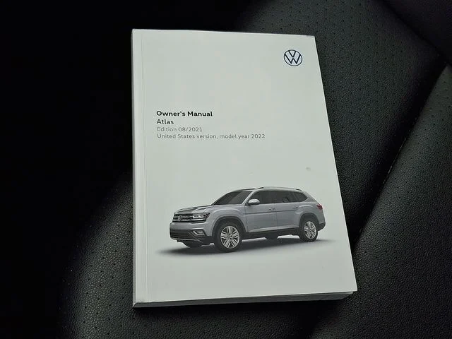 Used 2022 White Volkswagen 3.6L V6 SE w/Technology image 26