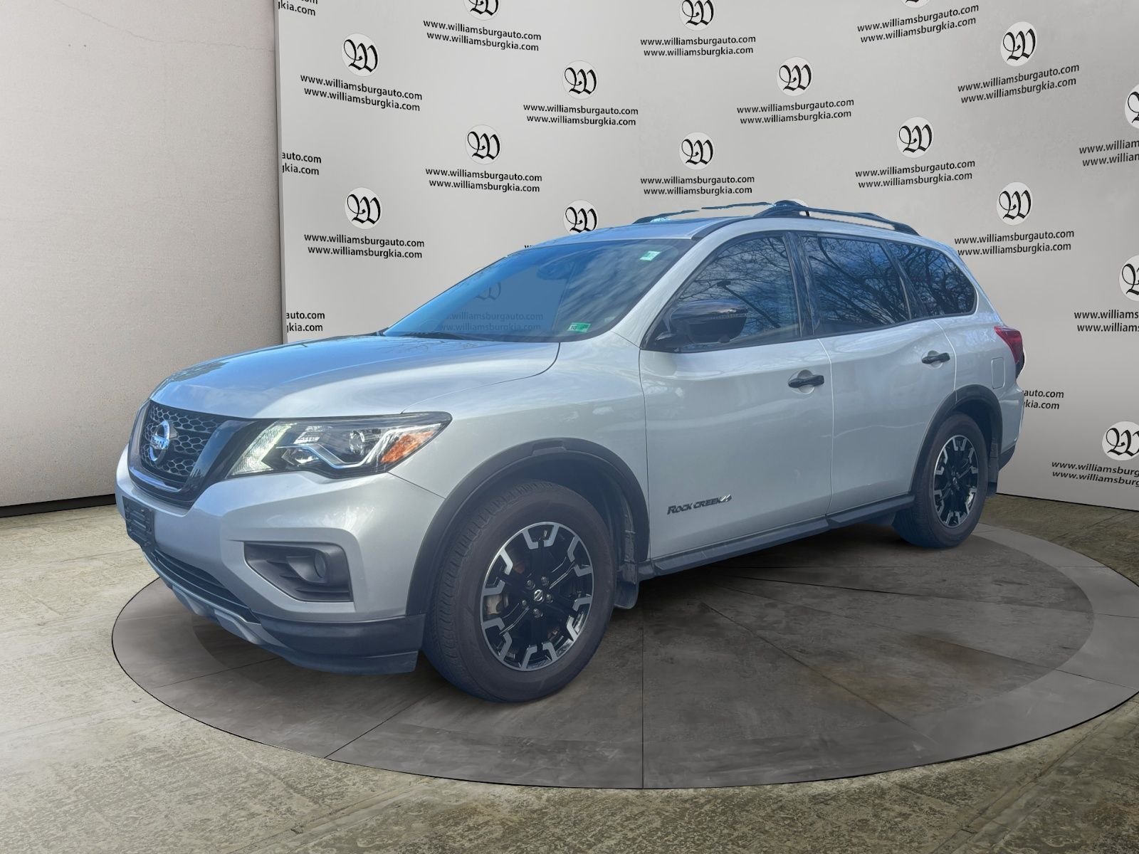 2020 Nissan Pathfinder SL
