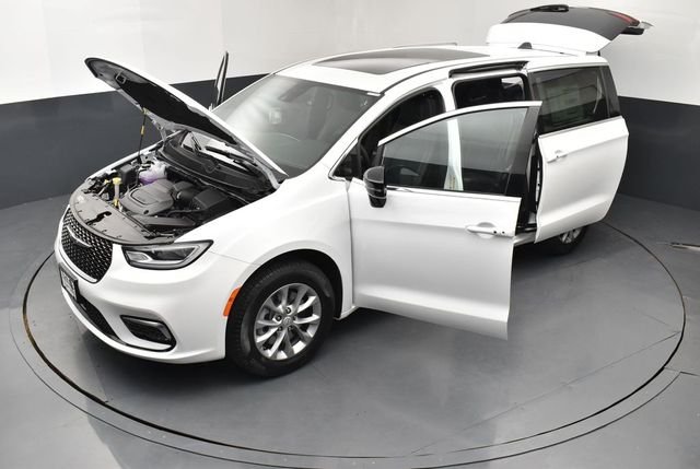 2026 Chrysler Pacifica Select - Photo 27