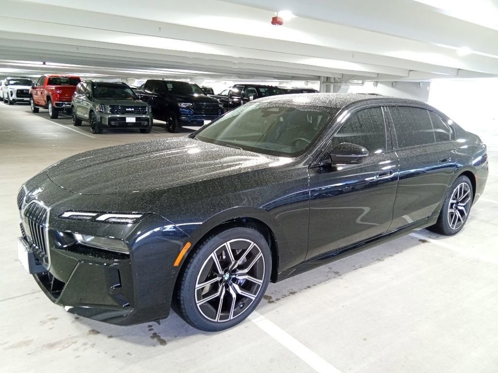 2024 BMW 7 Series 740i's photo