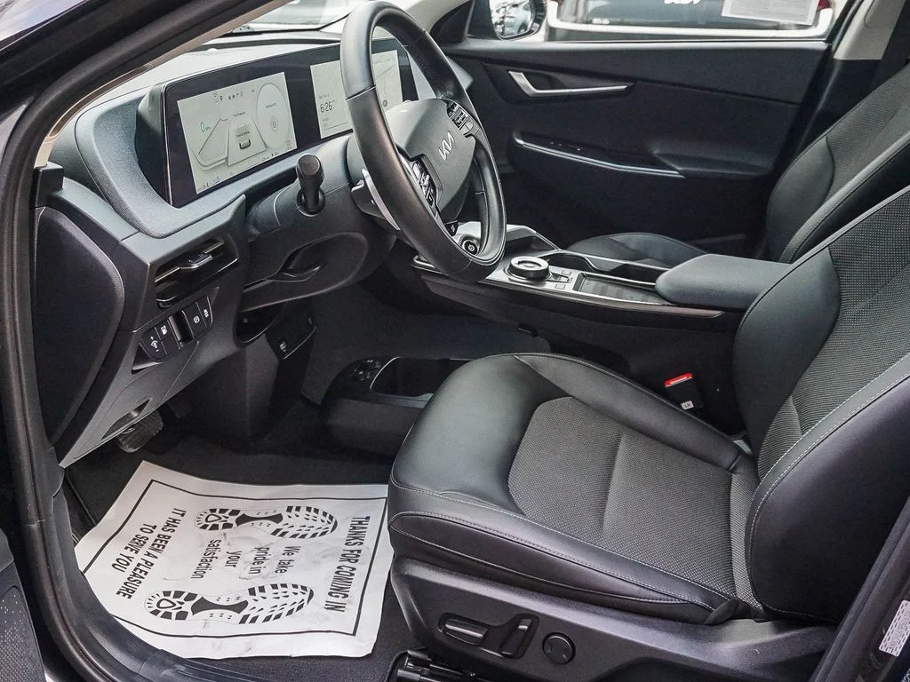 Certified Used 2024 Gray Kia Light image 18