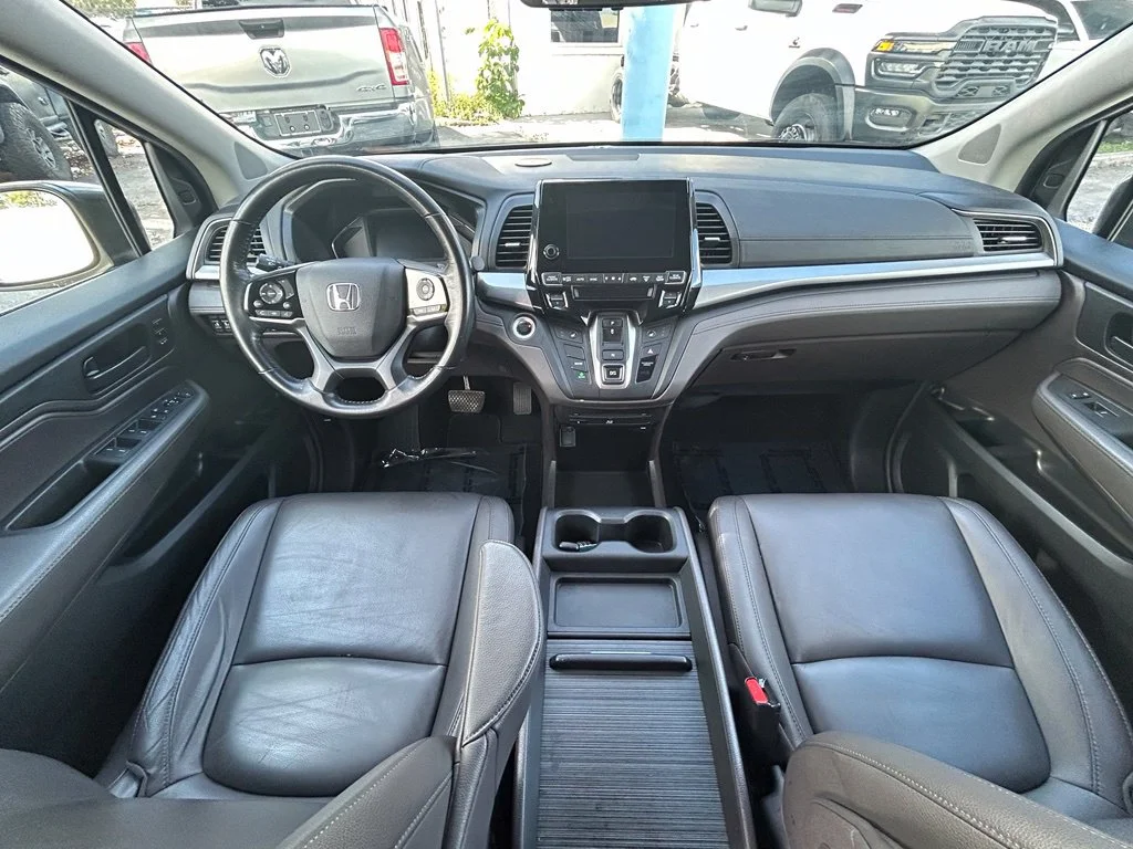 Used 2018 Silver Honda EX-L image 10