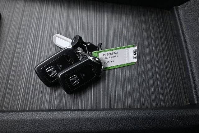 Certified Used 2023 Sonic Gray Pearl Honda AWD RTL image 9