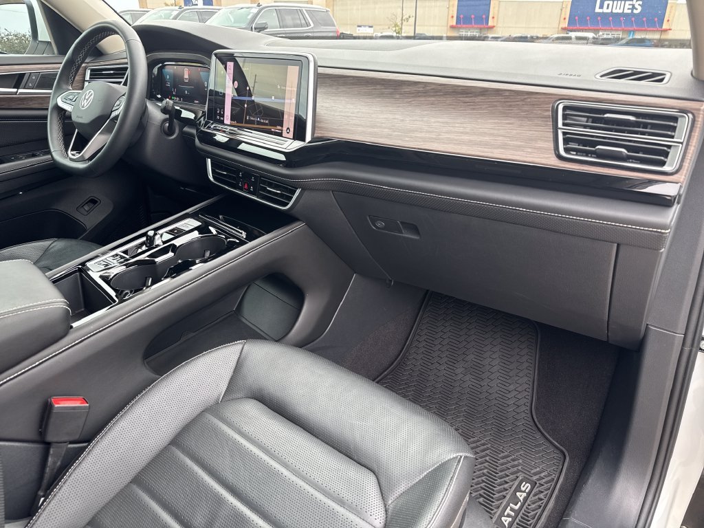 2024 Volkswagen Atlas SEL - Photo 40