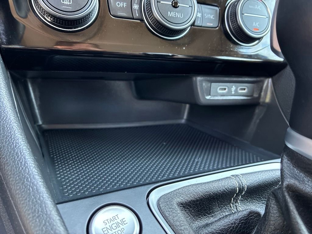 Used 2024 Gray Volkswagen 1.5T SE image 19