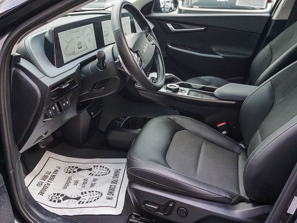 Used 2024 Gray Kia Light image 18