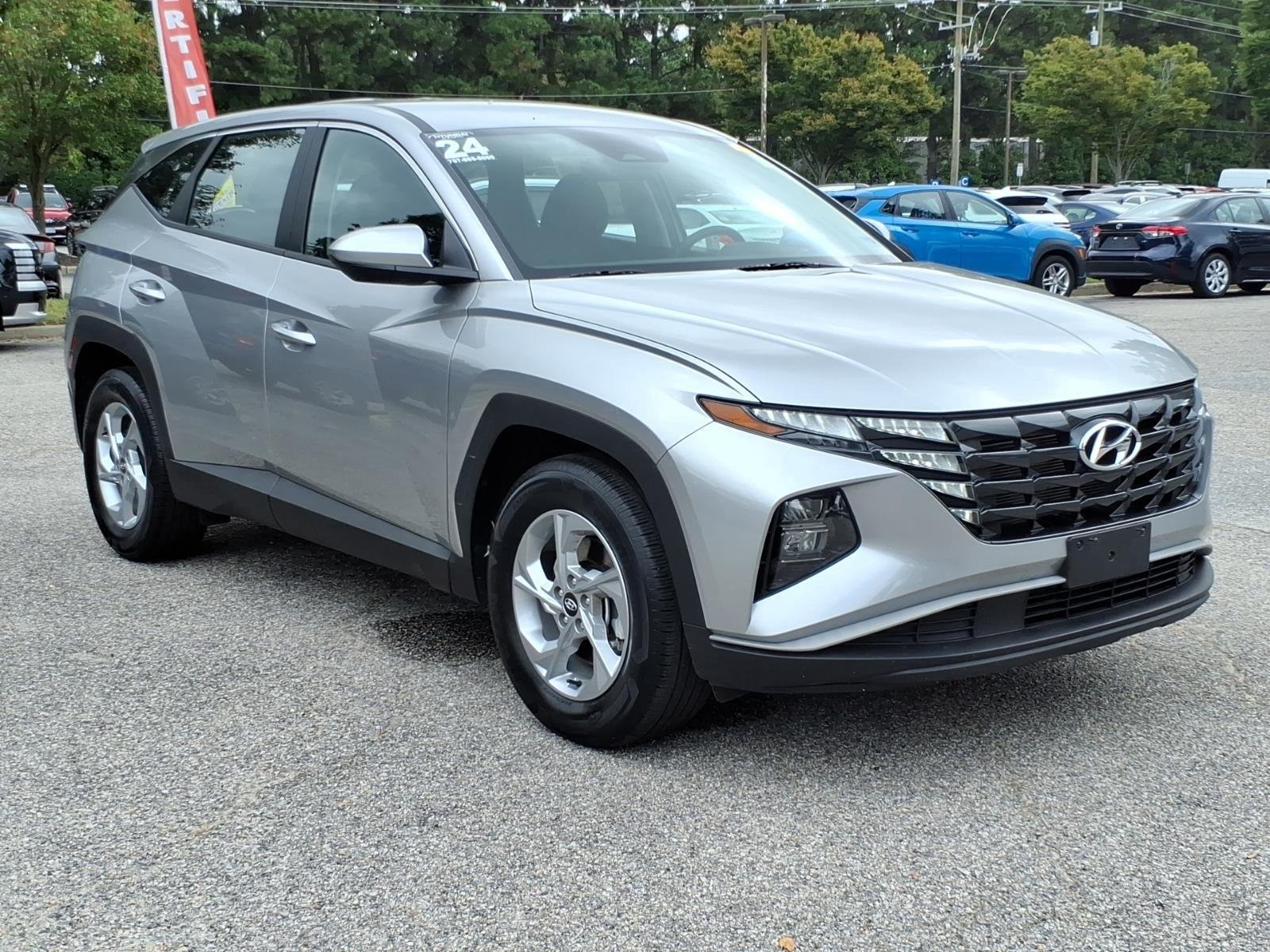 Used 2024 Shimmering Silver Hyundai SE image 5