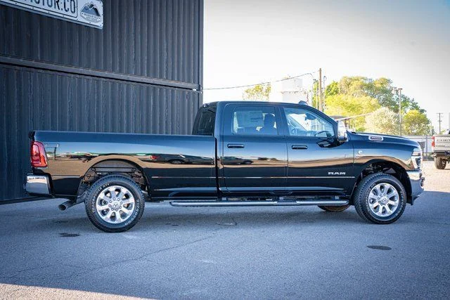 2026 RAM 3500 Laramie - Photo 7