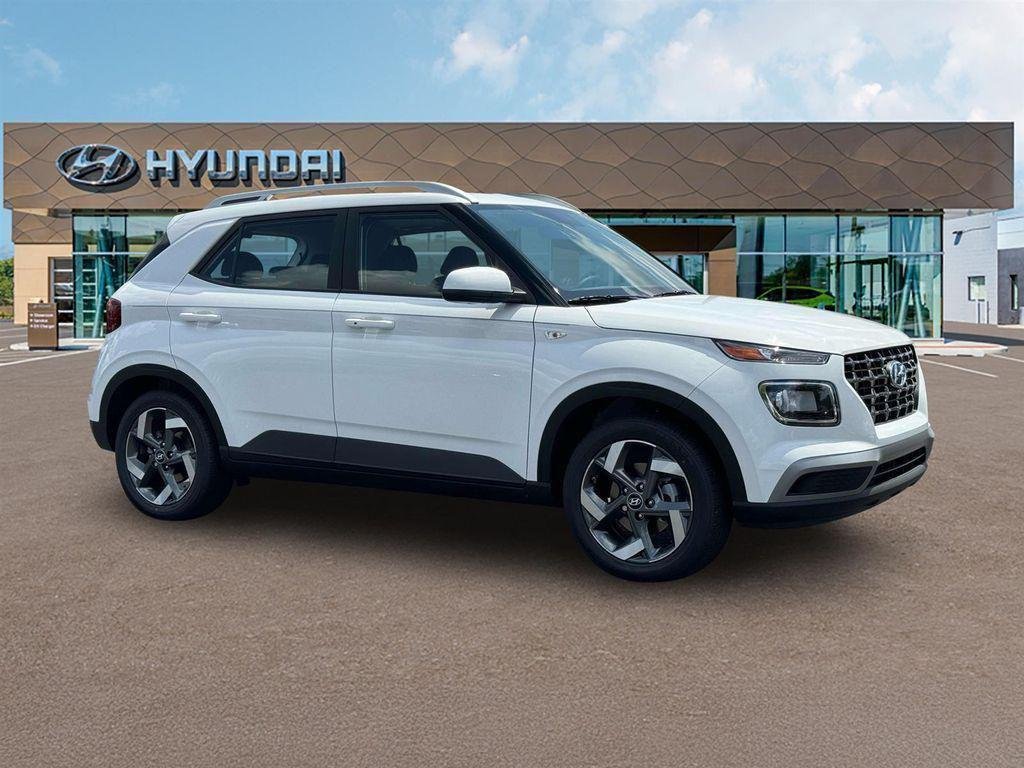 2025 Hyundai Venue SEL - Photo 11