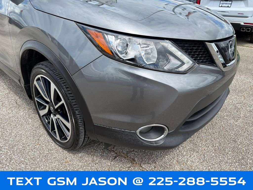 Used 2019 Gray Nissan SL image 37