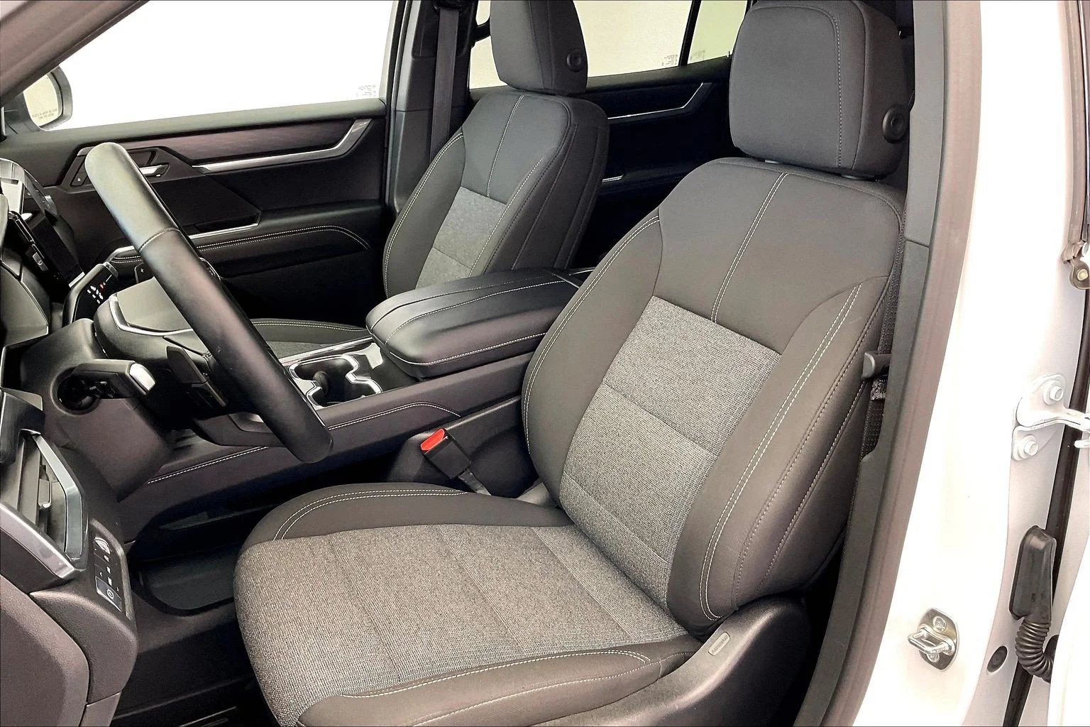 Used 2026 Summit White GMC AWD Elevation image 17
