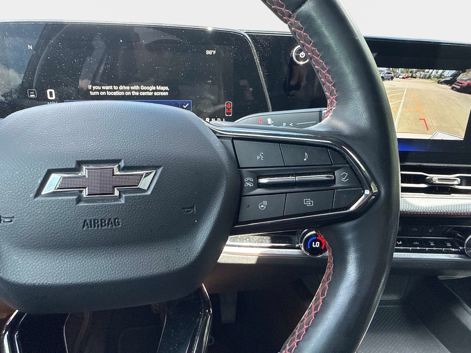Used 2025 Iridescent Pearl Tricoat Chevrolet FWD RS image 29