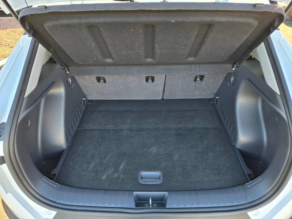 Used 2024 Atlas White Hyundai SEL image 13