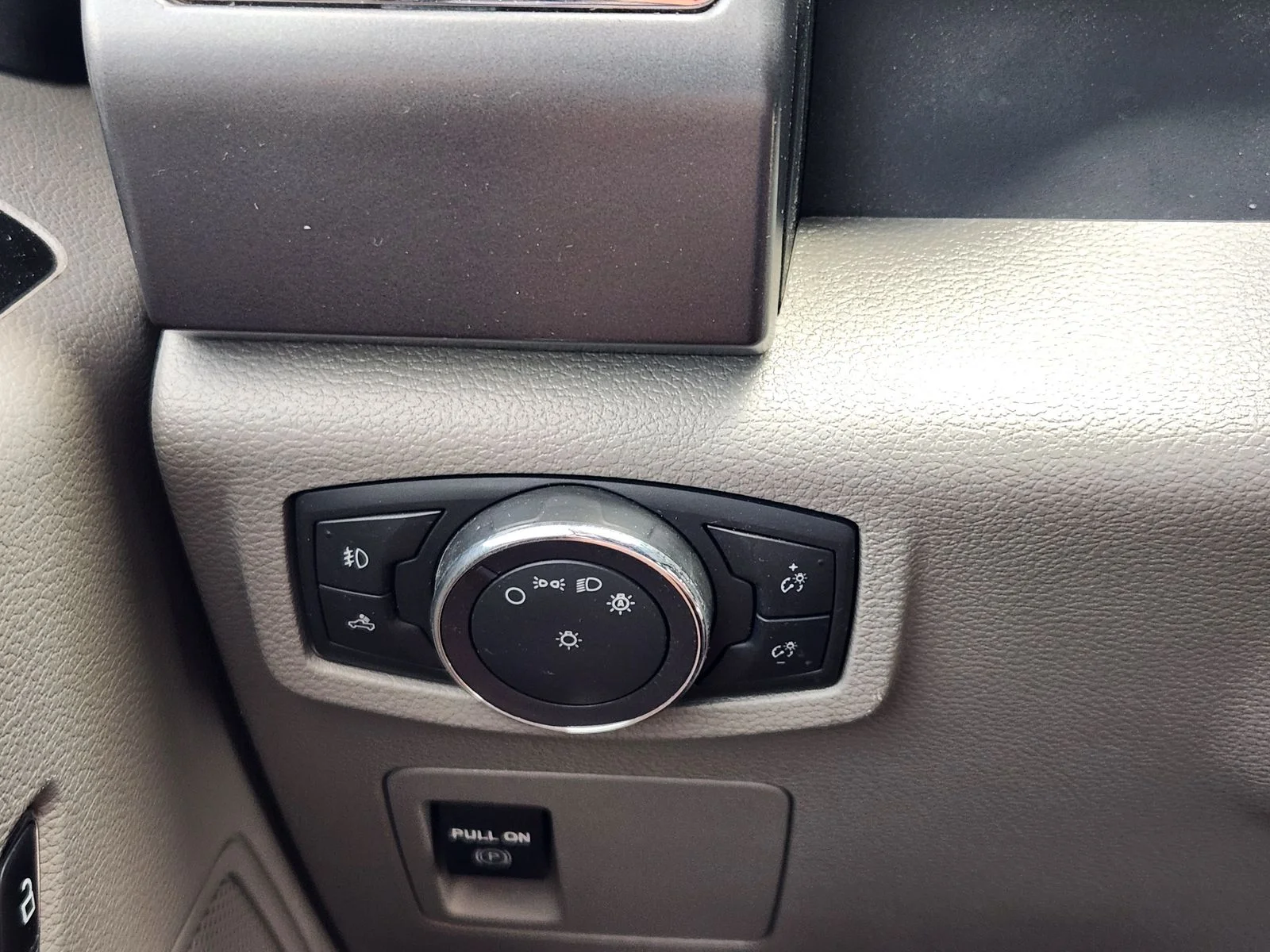 Used 2020 Gray Ford XLT image 21