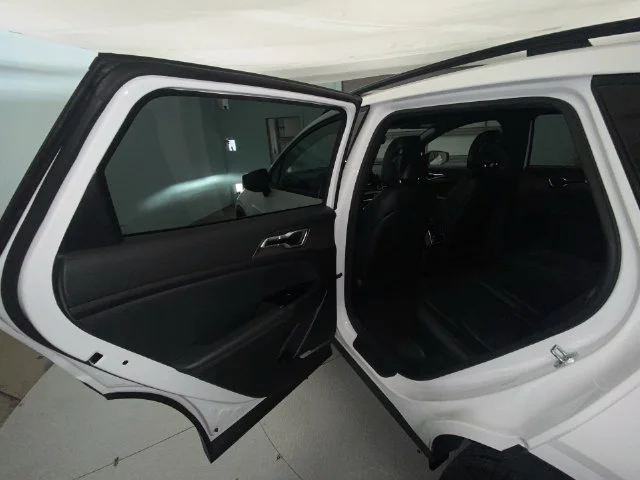 Used 2023 White Kia X-Line image 22