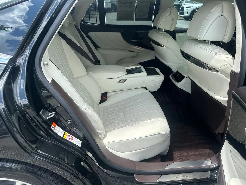 Used 2018  Lexus 500 Base image 13