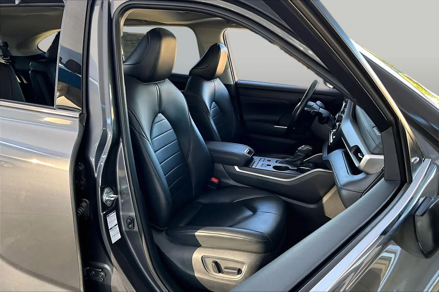 Used 2021 Magnetic Gray Metallic Toyota XLE image 9