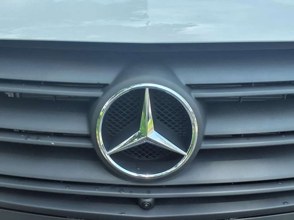 New 2025 Arctic White Mercedes-Benz  image 3