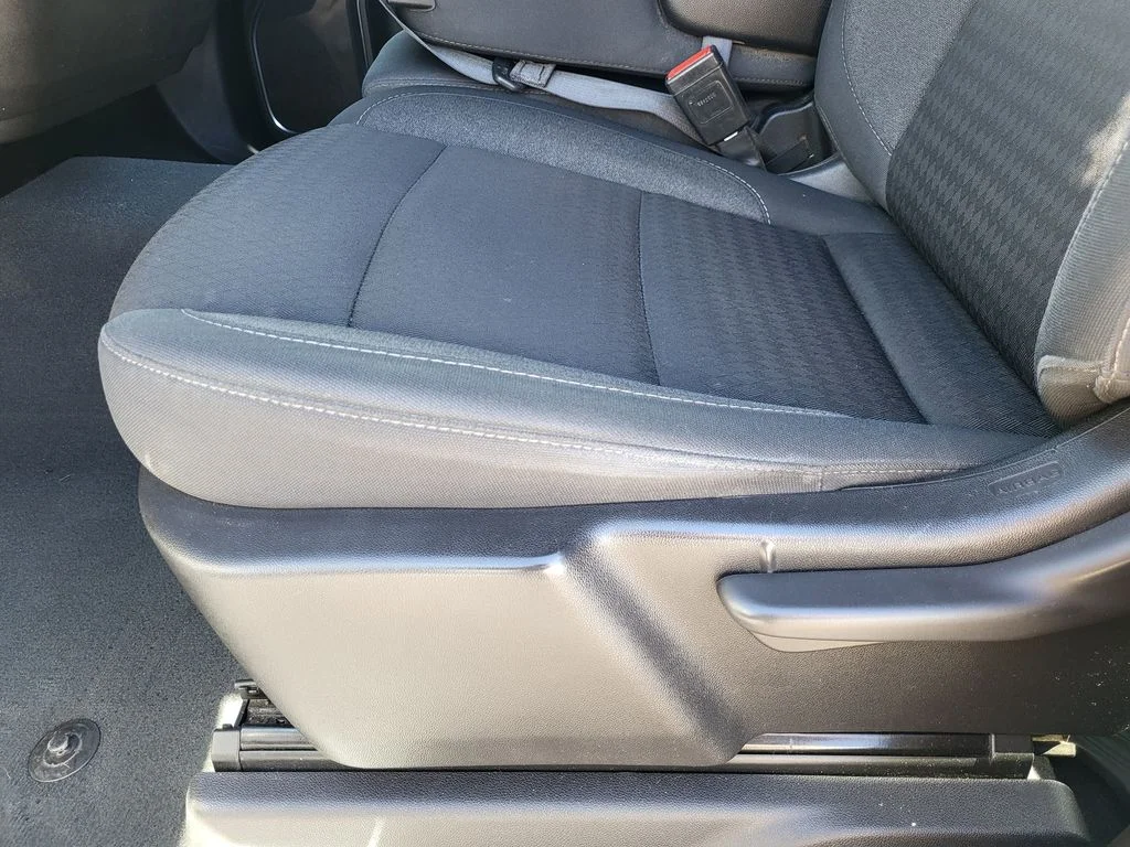 Used 2024 Summit White Chevrolet LT image 18
