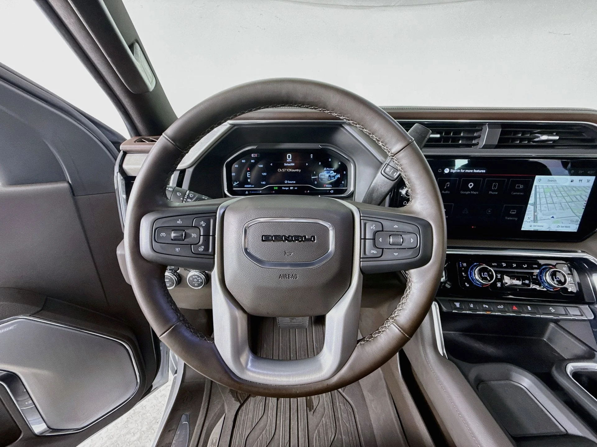 Used 2024 White Frost Tricoat GMC Denali image 10
