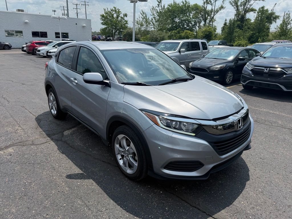 Certified Used 2019 Lunar Silver Metallic Honda LX image 4
