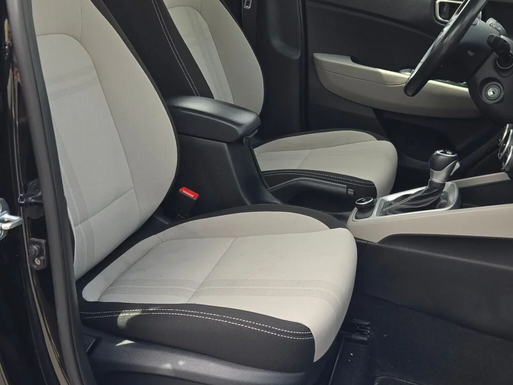 2023 Hyundai Venue SEL - Photo 6