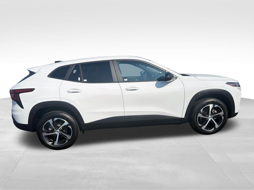Used 2025 White Chevrolet 1RS image 6