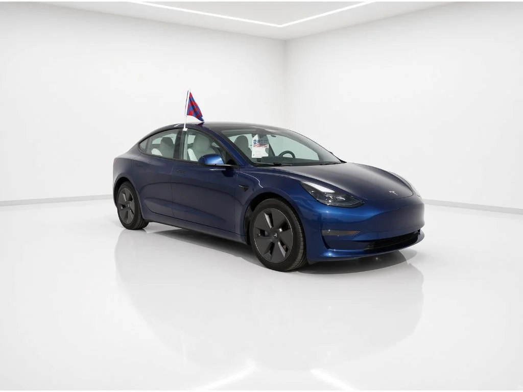 Used 2023 Deep Blue Metallic Tesla Long Range image 9