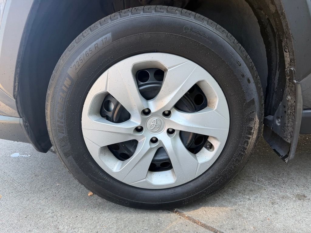 Used 2025 Magnetic Gray Metallic Toyota LE image 9