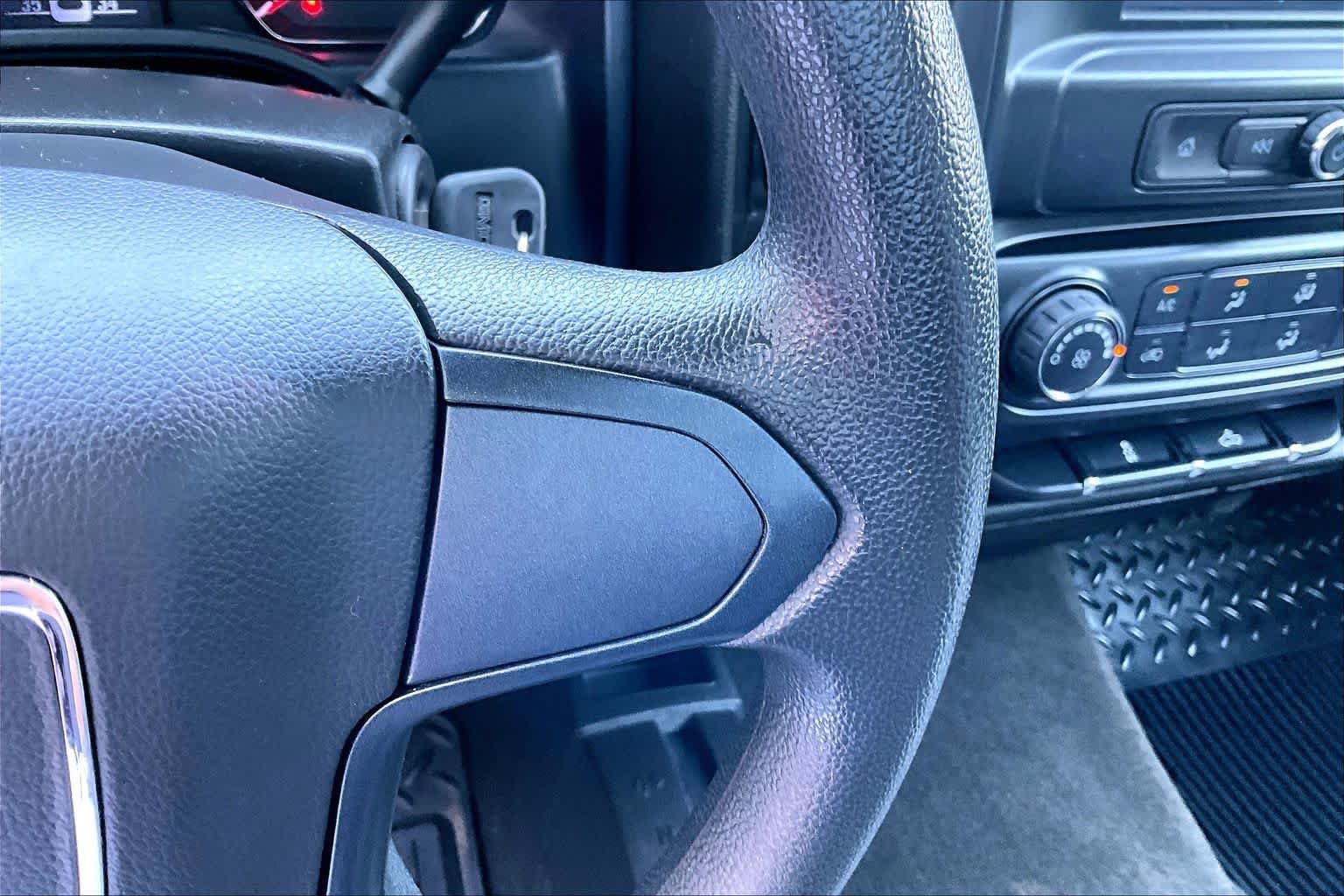 Used 2018 Onyx Black GMC  image 23