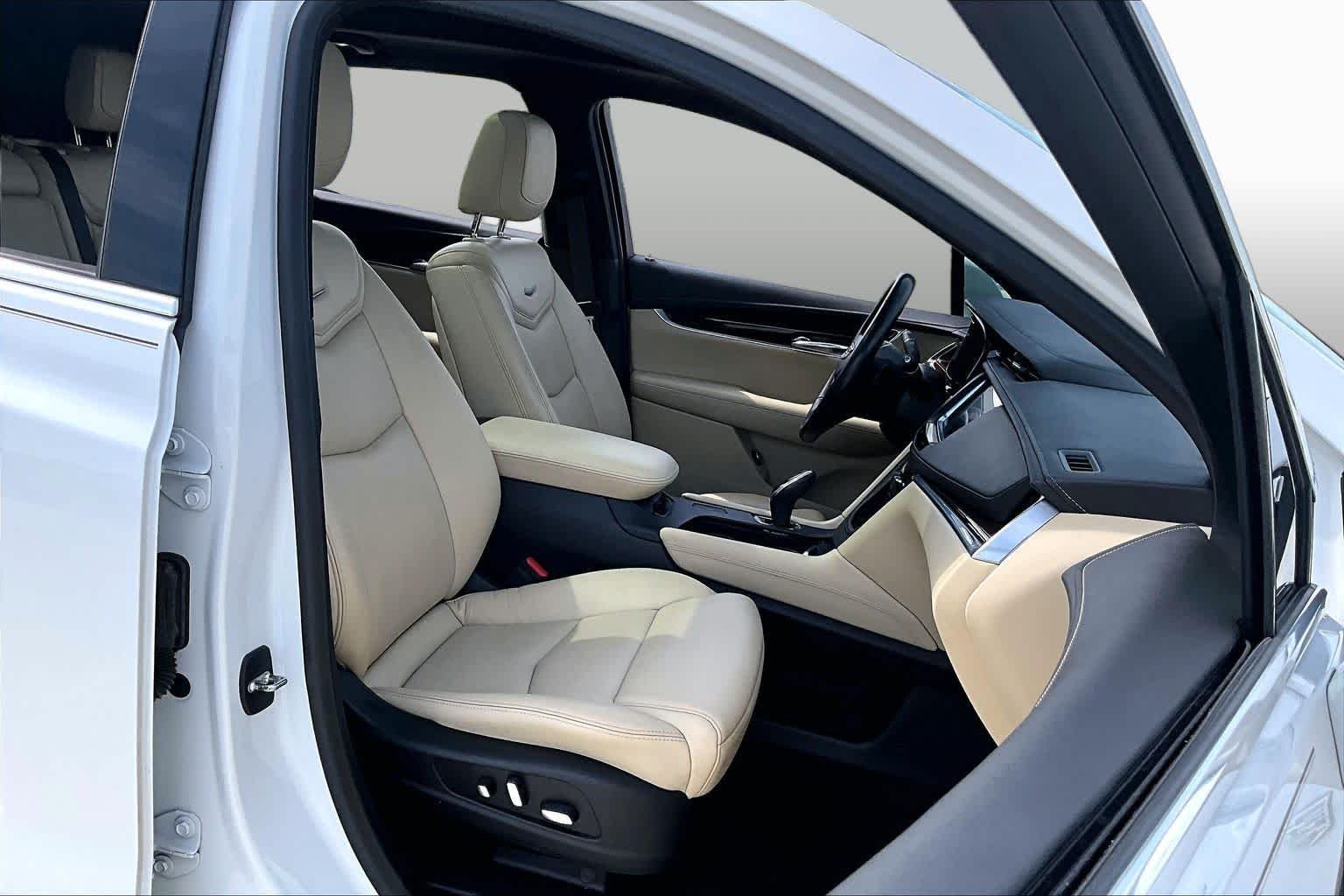 Pre-Owned 2019 Cadillac XT5 Luxury FWD