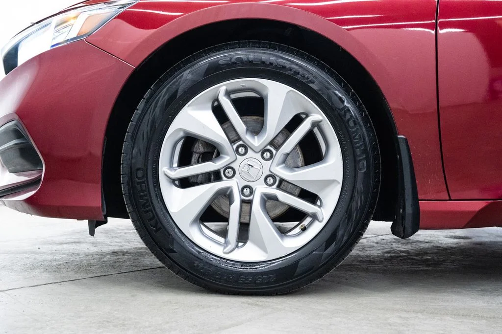 Used 2018  Honda LX image 7