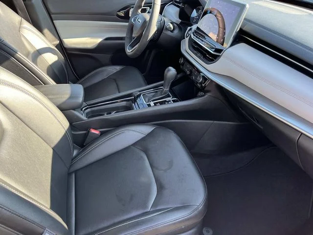 Used 2025 White Jeep Limited image 22