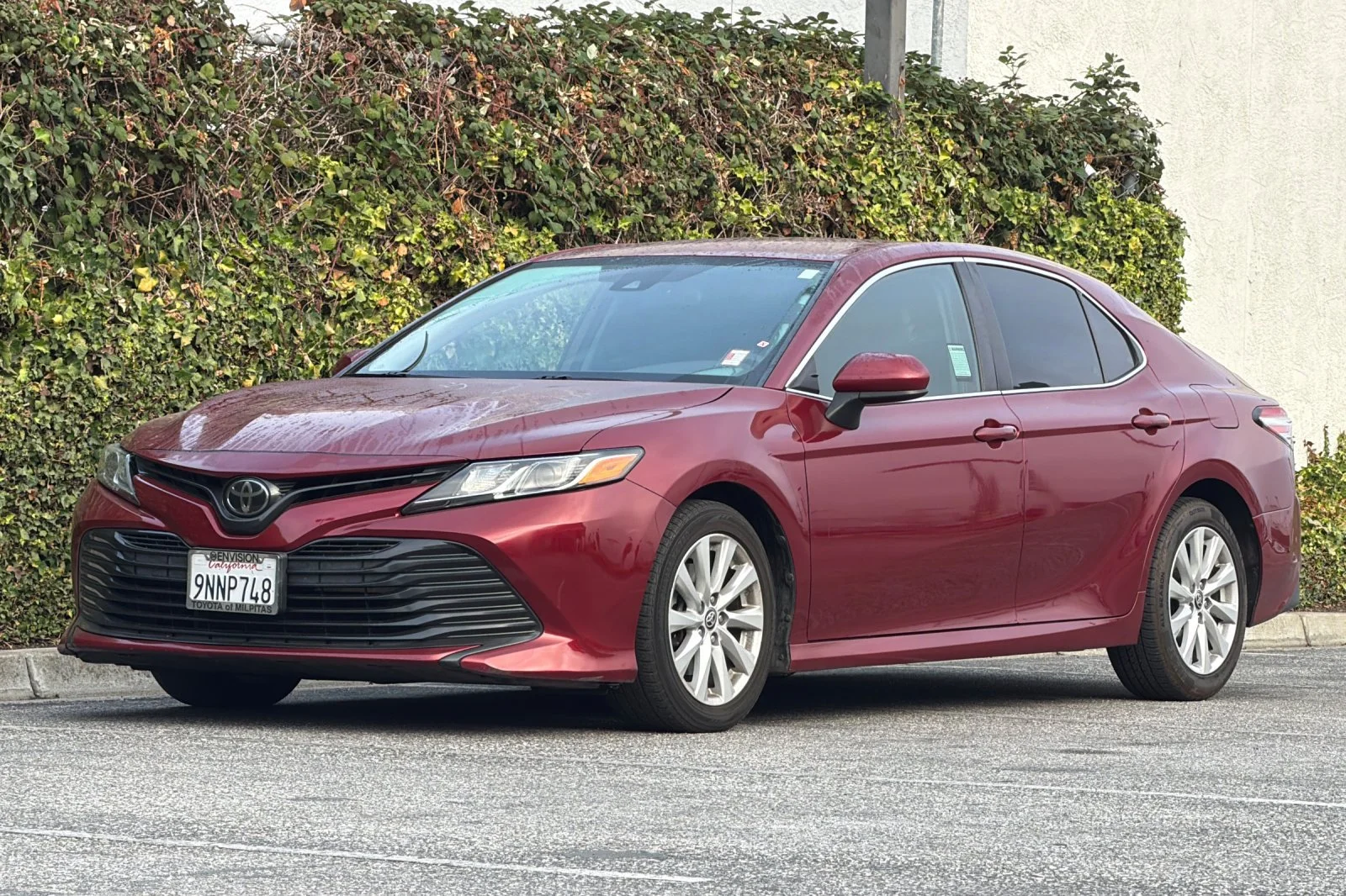 Used 2020 Red Toyota LE image 9