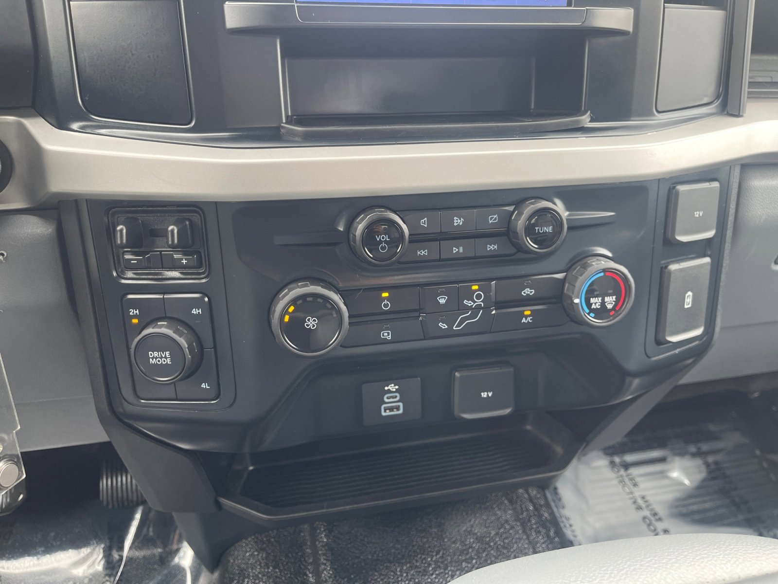 2023 Ford F-450 Super Duty XL - Photo 11
