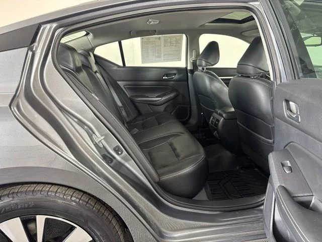 Used 2019 Gun Metallic Nissan 2.5 SL image 5