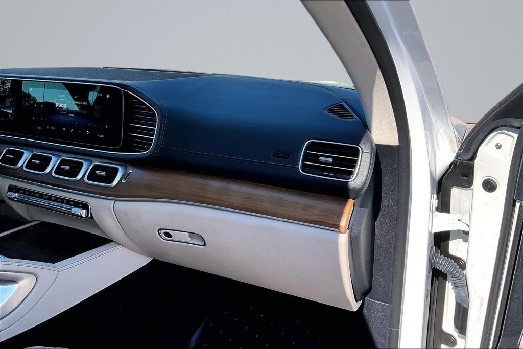 Used 2022 White Mercedes-Benz GLS 450 image 13