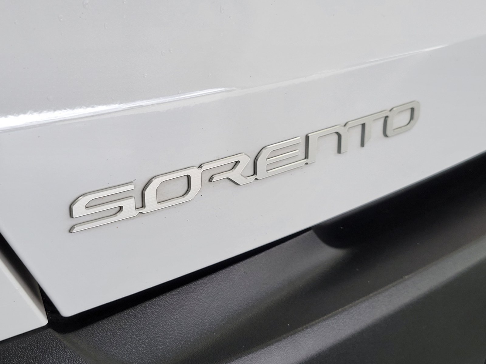Used 2023 White Kia X-Line EX image 32