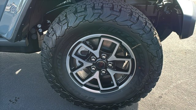 New 2026 Anvil Clear-Coat Exterior Paint Jeep Rubicon image 9