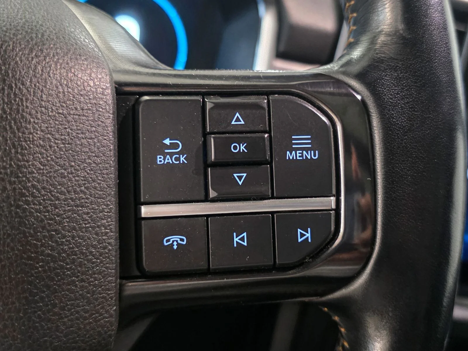 Used 2023  Ford Platinum image 34