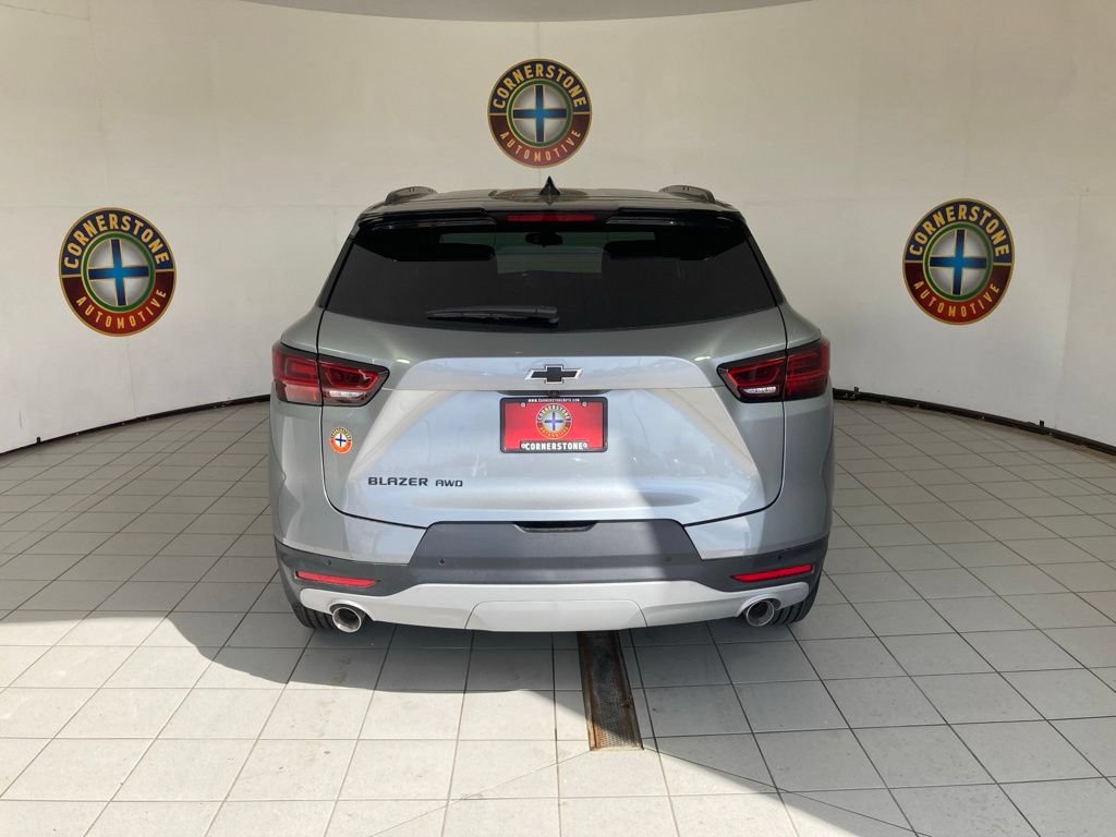 New 2026 Sterling Gray Metallic Chevrolet 2LT image 18