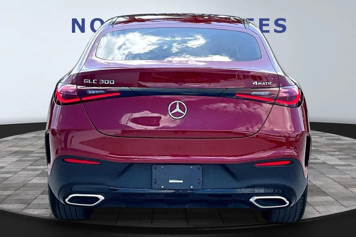 Used 2024  Mercedes-Benz 4MATIC® Coupe image 5